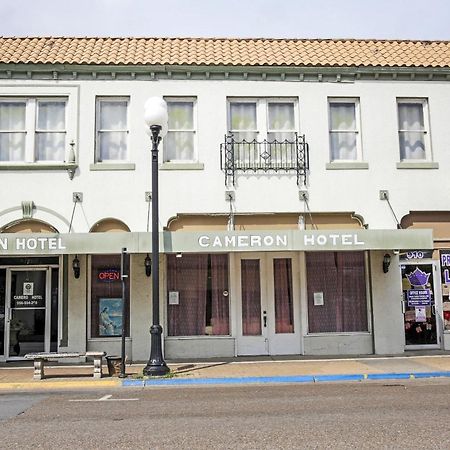 Oyo Historic Cameron Hotel Brownsville I-69E Buitenkant foto