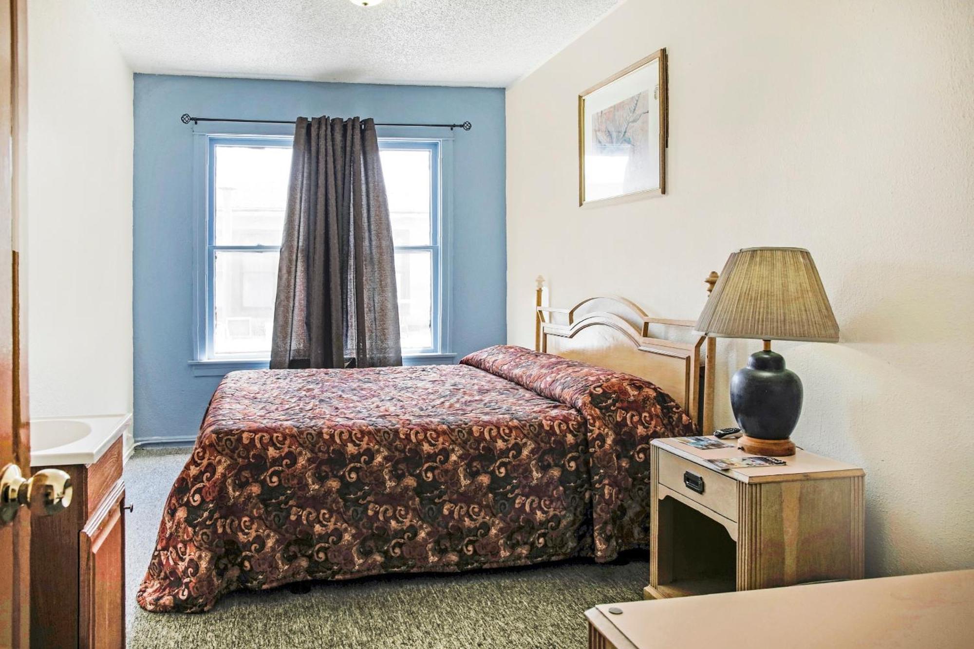 Oyo Historic Cameron Hotel Brownsville I-69E Buitenkant foto