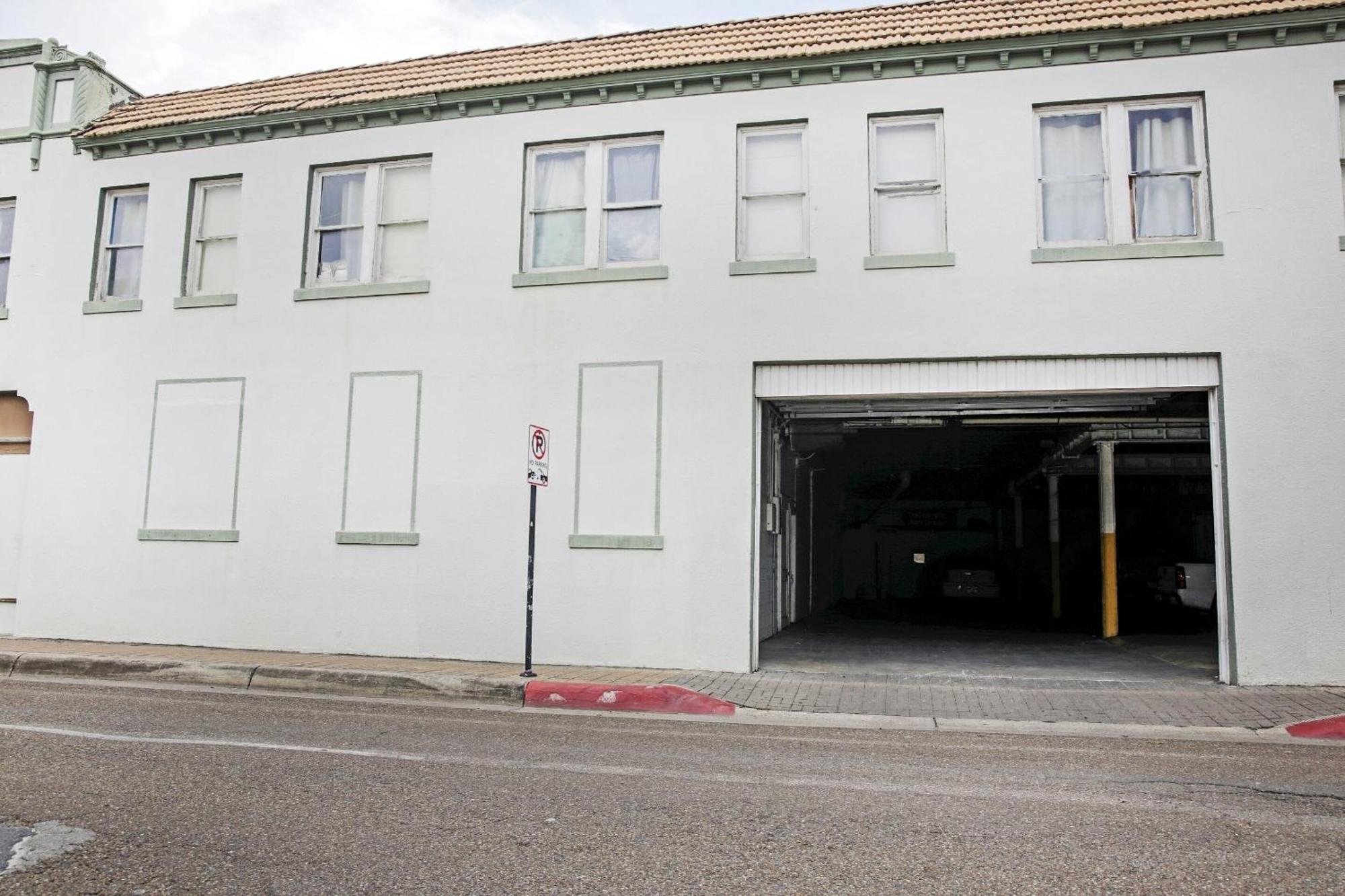 Oyo Historic Cameron Hotel Brownsville I-69E Buitenkant foto
