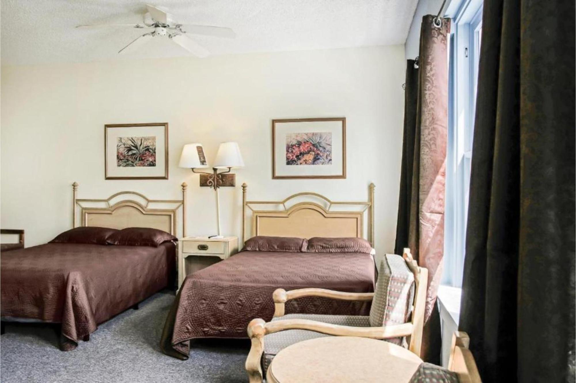 Oyo Historic Cameron Hotel Brownsville I-69E Buitenkant foto